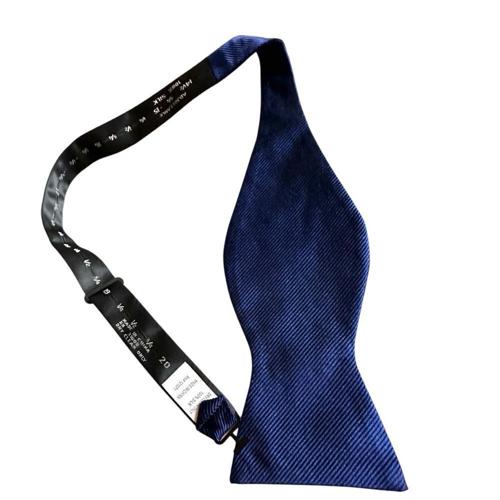 Classic Navy Blue Silk Bow Tie - Timeless Elegance